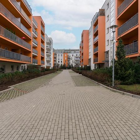 Wilczak Apartment With Free Garage Poznan By Noclegi Renters エクステリア 写真