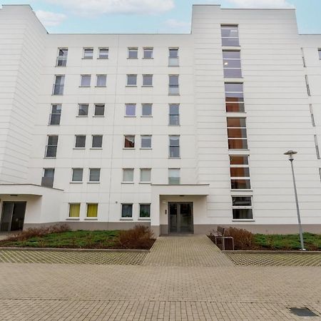 Wilczak Apartment With Free Garage Poznan By Noclegi Renters エクステリア 写真