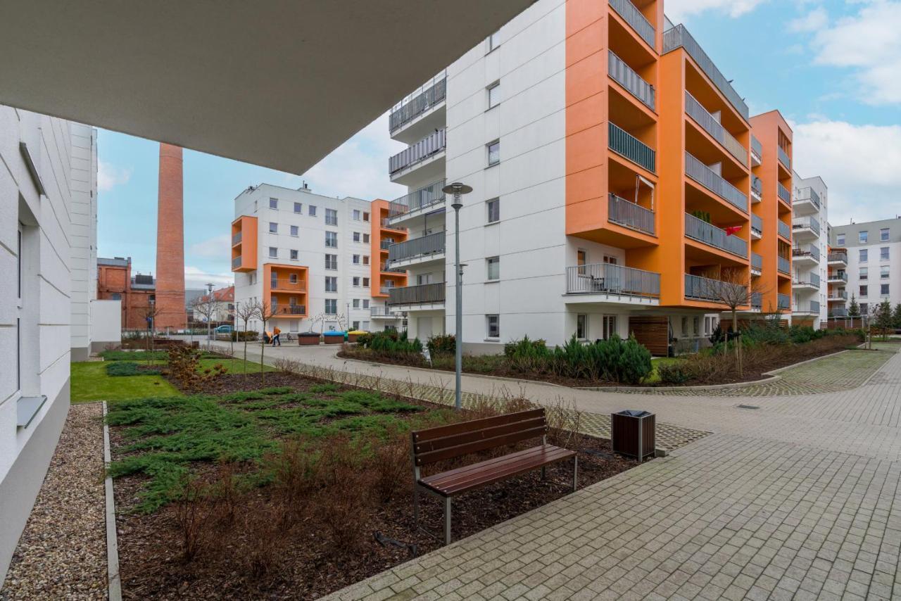 Wilczak Apartment With Free Garage Poznan By Noclegi Renters エクステリア 写真