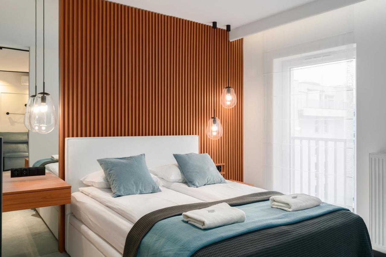 Wilczak Apartment With Free Garage Poznan By Noclegi Renters エクステリア 写真