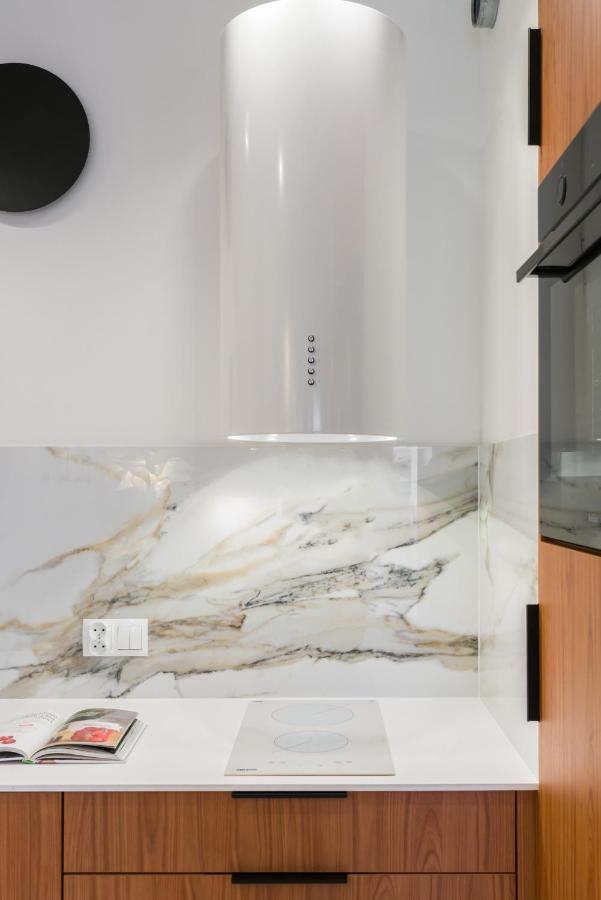 Wilczak Apartment With Free Garage Poznan By Noclegi Renters エクステリア 写真