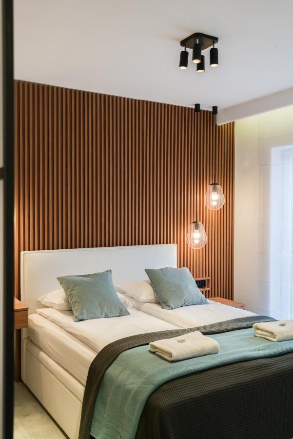 Wilczak Apartment With Free Garage Poznan By Noclegi Renters エクステリア 写真