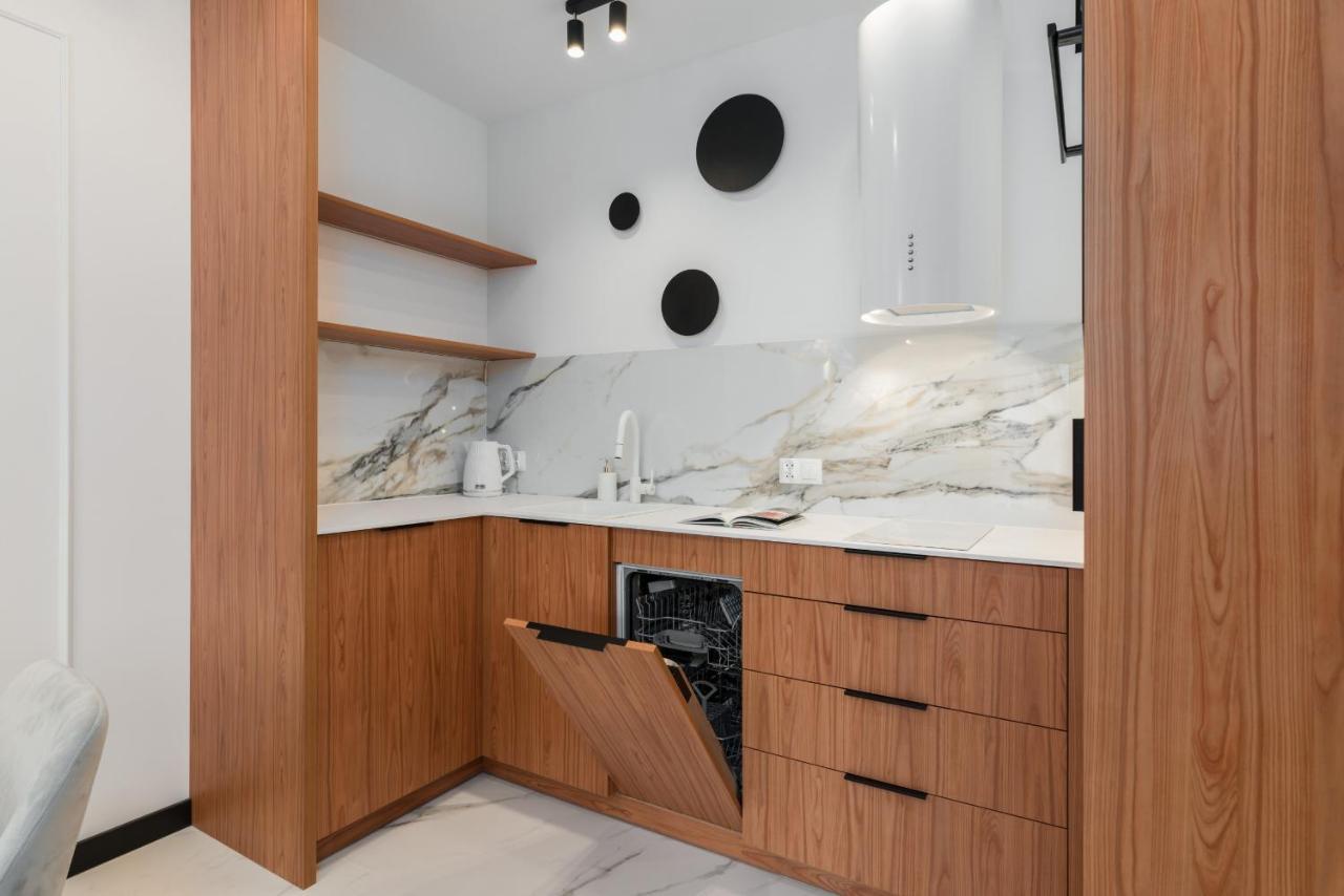 Wilczak Apartment With Free Garage Poznan By Noclegi Renters エクステリア 写真