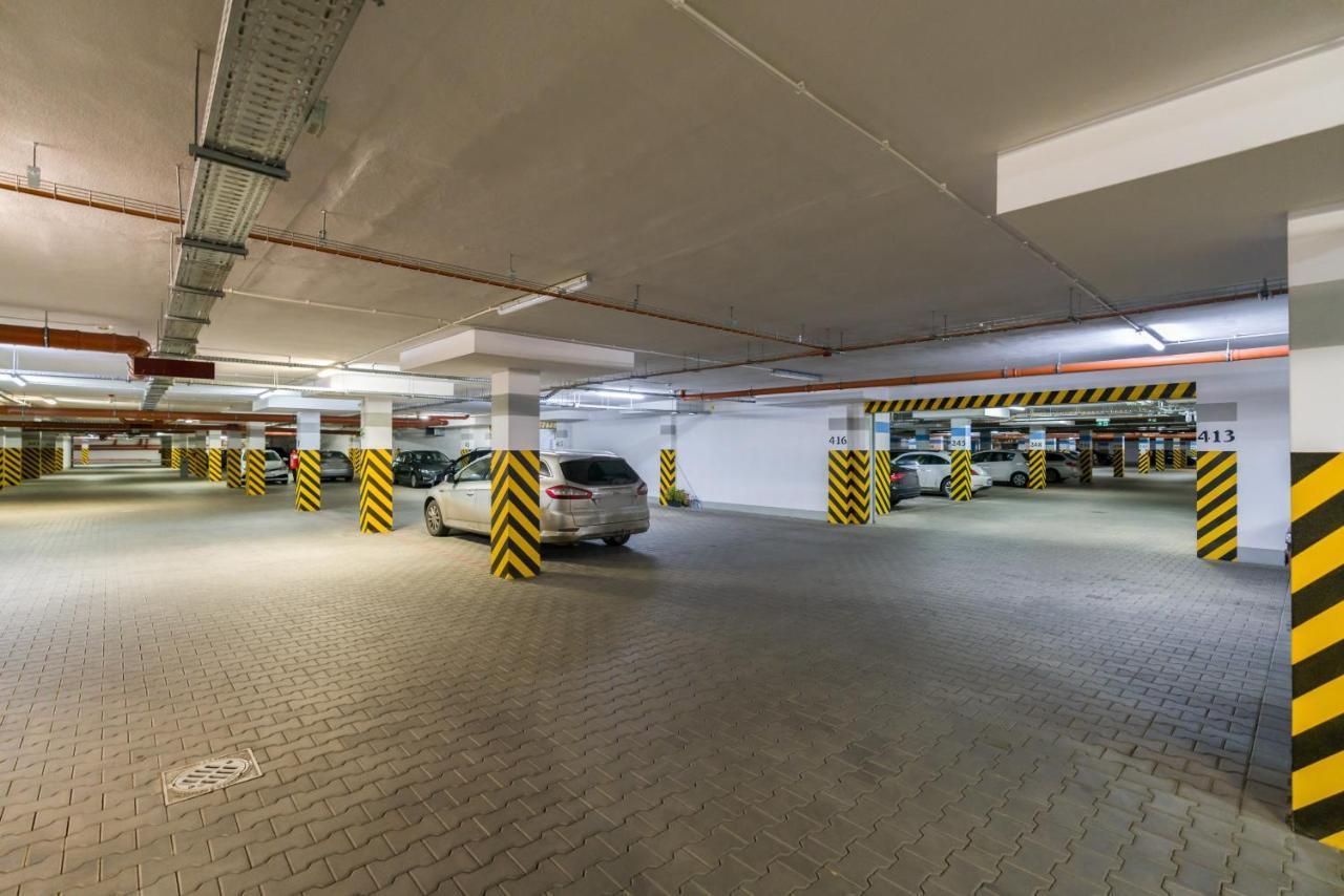 Wilczak Apartment With Free Garage Poznan By Noclegi Renters エクステリア 写真